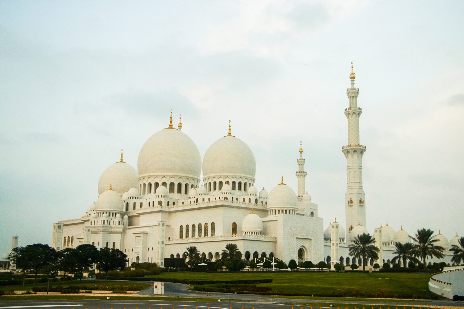 White Mosque Abu DhabiQ