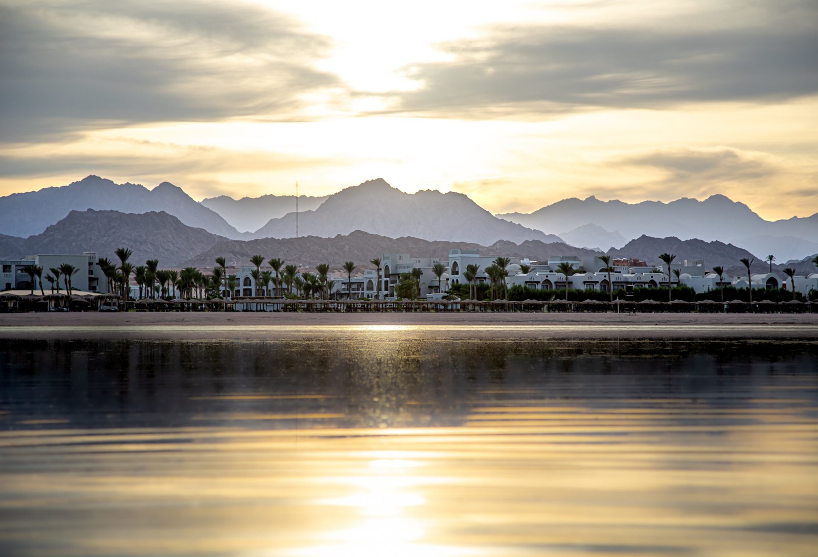 Abu Dhabi travel guide